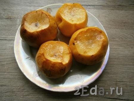 Айва пареная с сахаром целиком