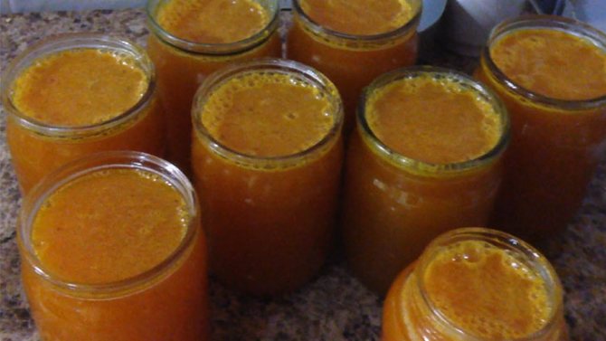 банки с соком облепихи