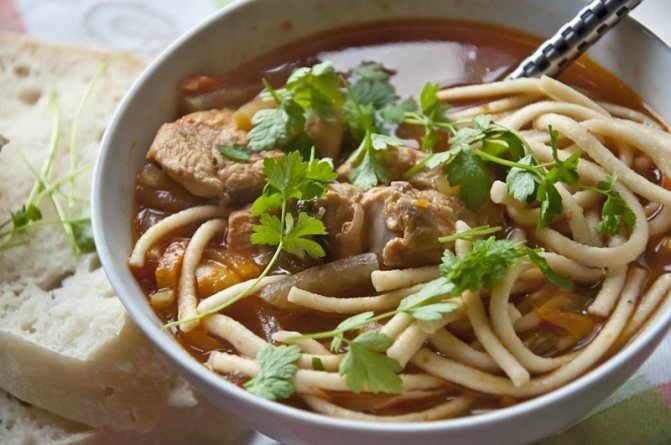 Лагман из куриного мяса